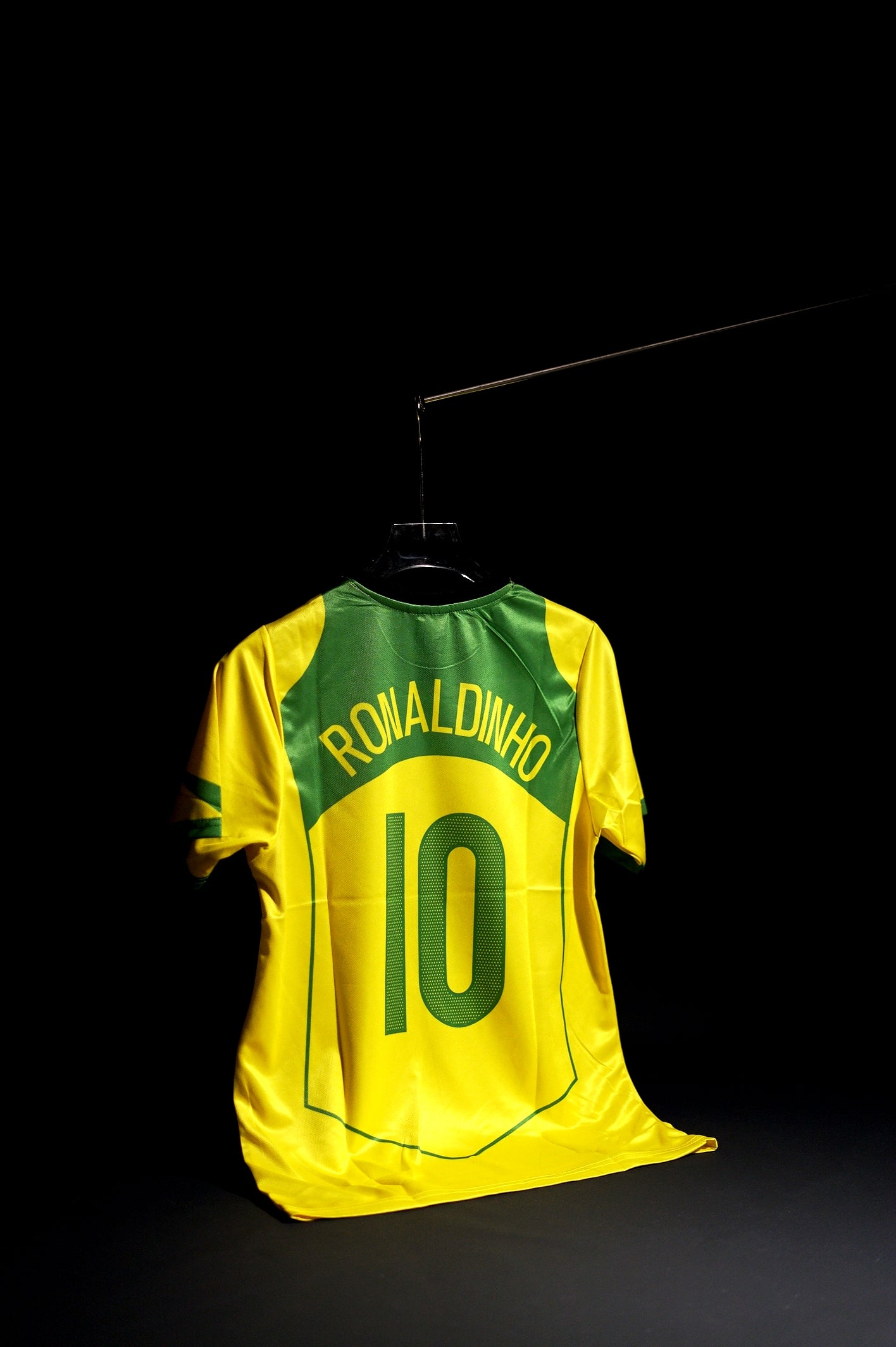 Brazil | RONALDINHO #10 | 2004 | Home Kit | Retro Design | Yellow & Green | Regular Fit