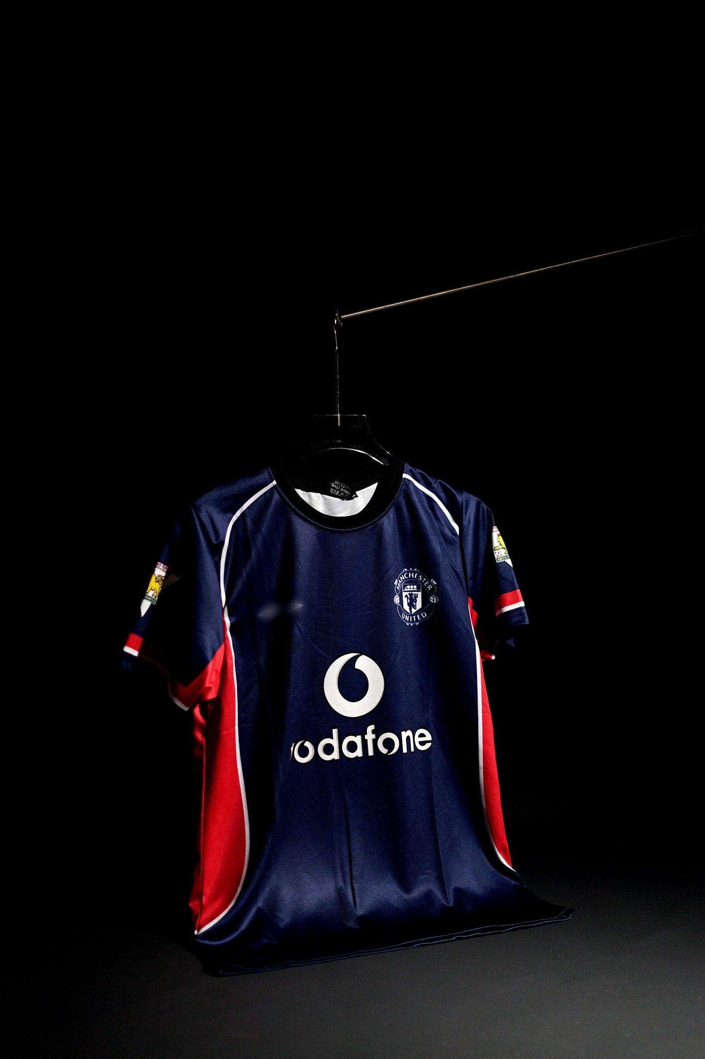 Manchester United | BECKHAM #7 | 2000-01 | Third Kit | Retro Design | Blue & Red | Regular Fit