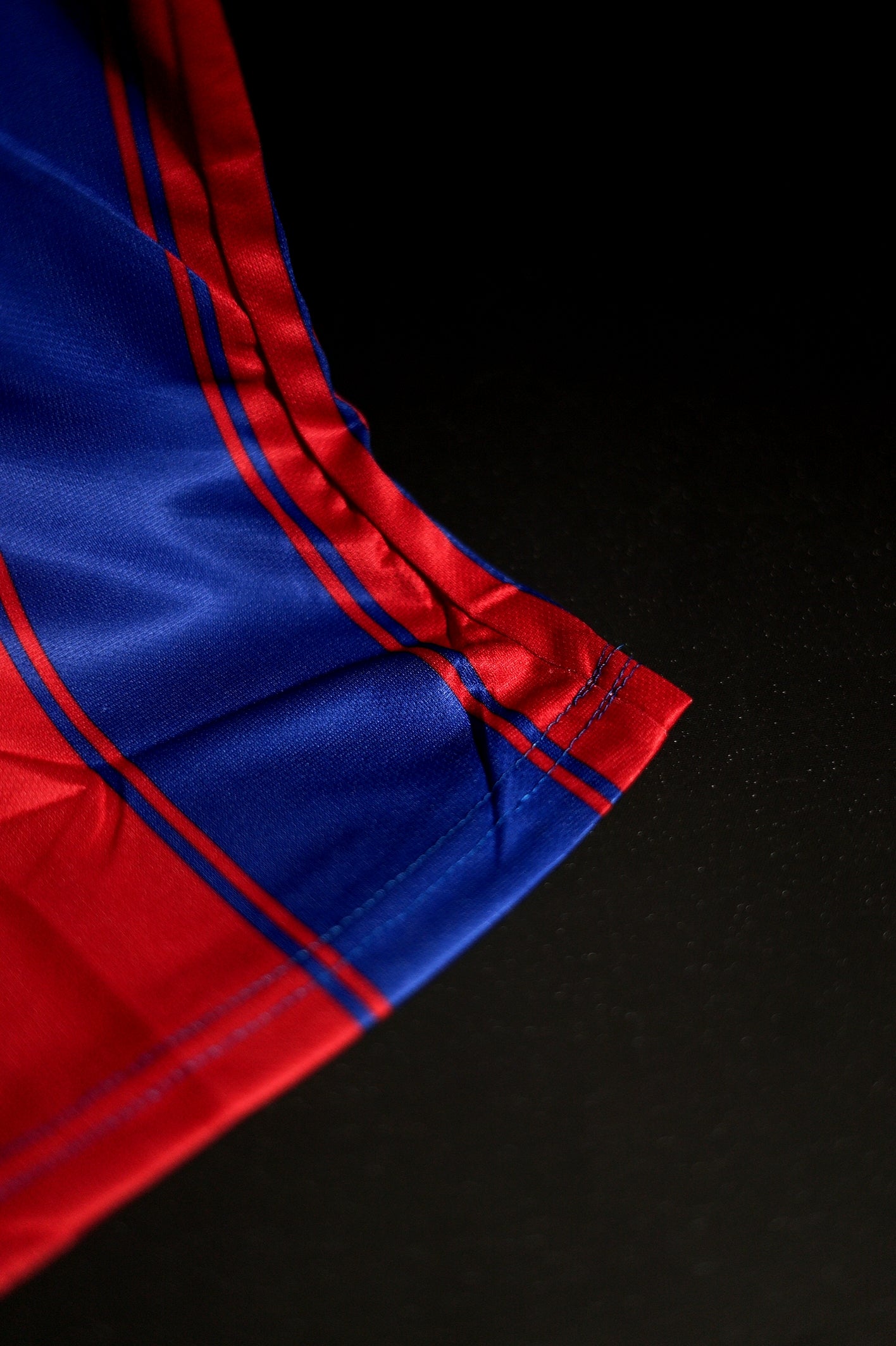 FC Barcelona | LIONEL MESSI #10 | 2007-08 | Home Kit | Retro Design | Blue & Red  | Regular Fit