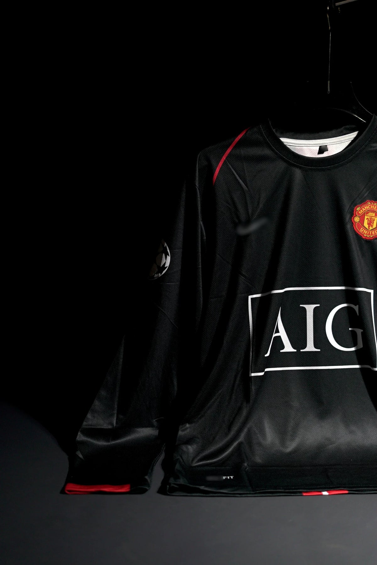 Manchester United FC | CRISTIANO RONALDO #7 | 2007-08 | Away Kit | AIG | Retro Design | Black | Embroidered Badges | Full Sleeve Kit