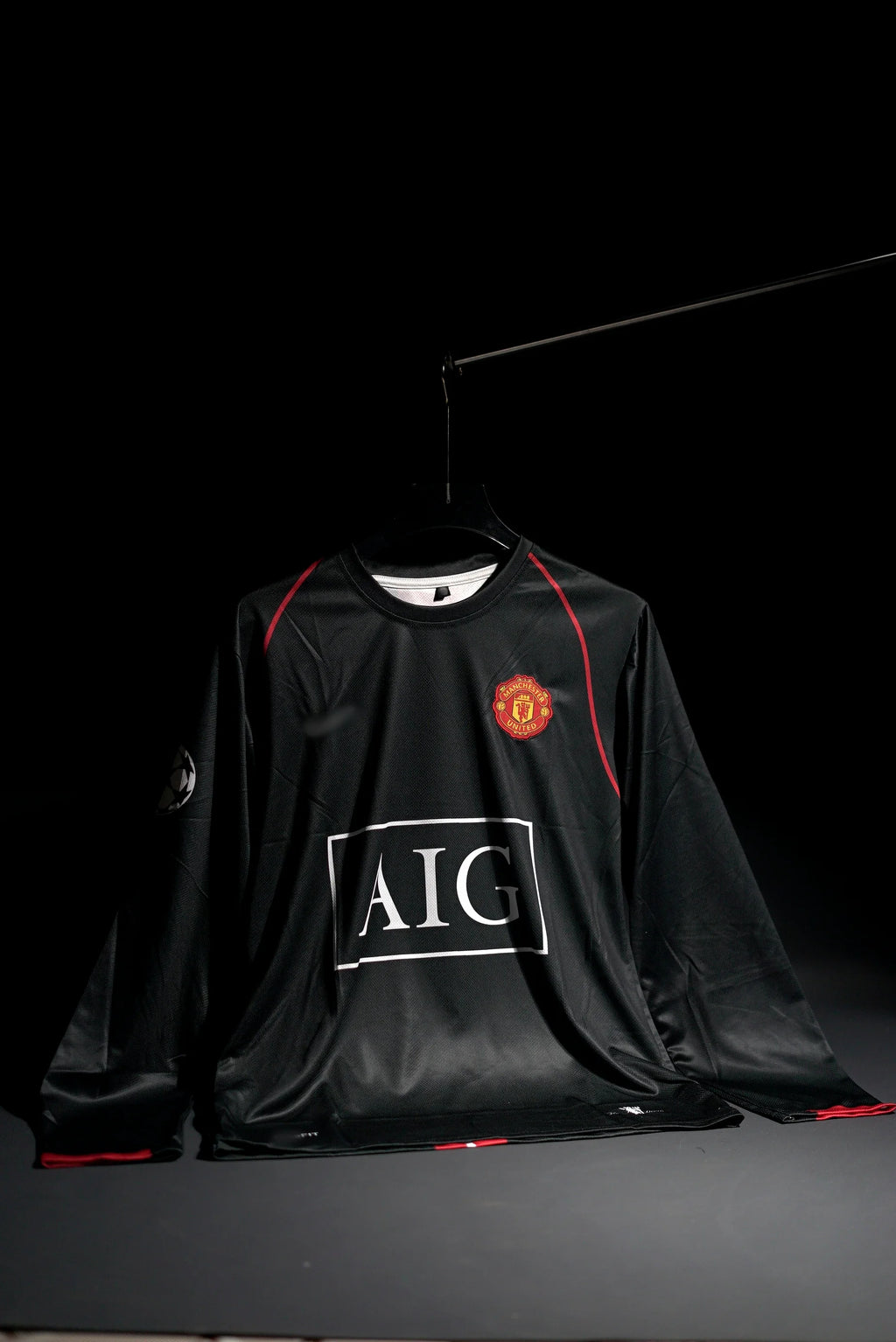 Manchester United FC | CRISTIANO RONALDO #7 | 2007-08 | Away Kit | AIG | Retro Design | Black | Embroidered Badges | Full Sleeve Kit