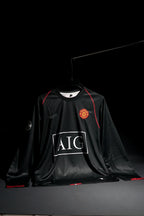 Manchester United FC | CRISTIANO RONALDO #7 | 2007-08 | Away Kit | AIG | Retro Design | Black | Embroidered Badges | Full Sleeve Kit