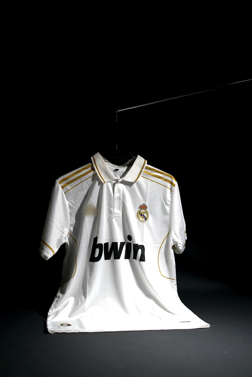 Real Madrid | CRISTIANO RONALDO #7 | 2011 -12 | Home Kit | bwin | Retro Design | White | Embroidered Badges | Collared Kit | Regular Fit