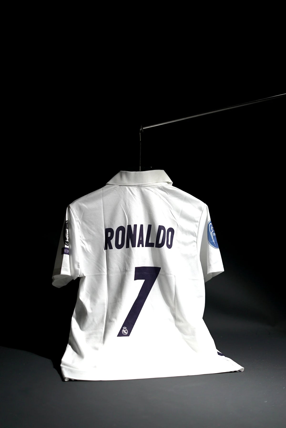 Real Madrid | CRISTIANO RONALDO #7 | 2016 -17 | Home Kit | Fly Emirates | Retro Design | White | Embroidered Badges | Collared Kit | Regular Fit