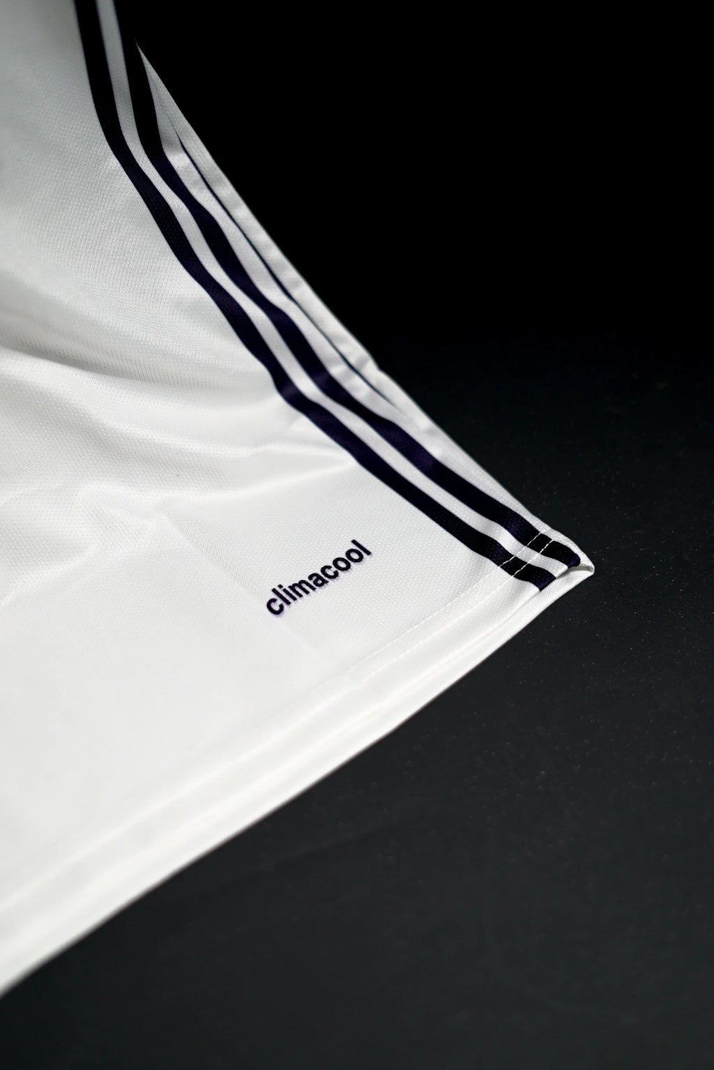 Real Madrid | CRISTIANO RONALDO #7 | 2016 -17 | Home Kit | Fly Emirates | Retro Design | White | Embroidered Badges | Collared Kit | Regular Fit