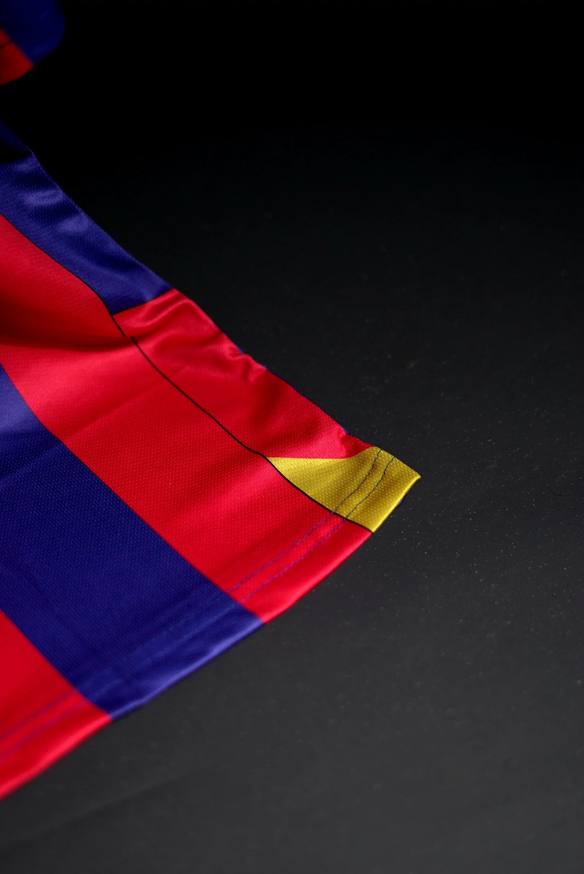 FC Barcelona | PUYOL #5 | 2003-04 | Home Kit | Retro Design | Embroidered Badges | Red & Blue | Oversized Fit