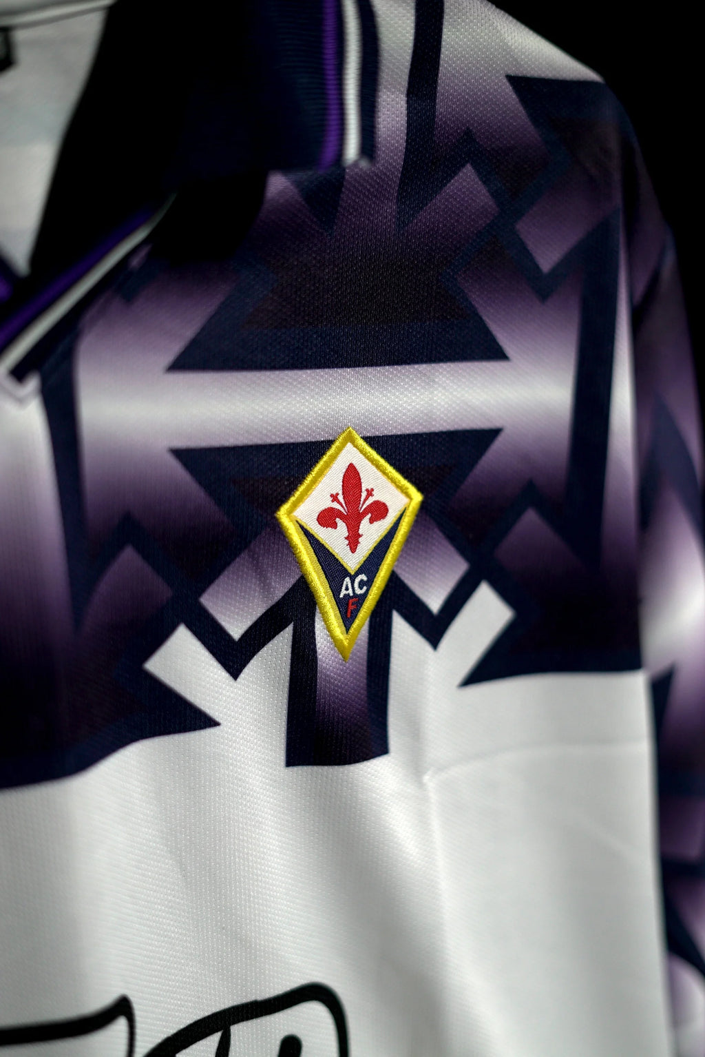 FC Fiorentina | BATISTUTA #9 | 1992-93 | Away Kit | 7Up | Embroidered | Special Kit | Retro Design | White & Black | Collared Kit | Oversized Fit