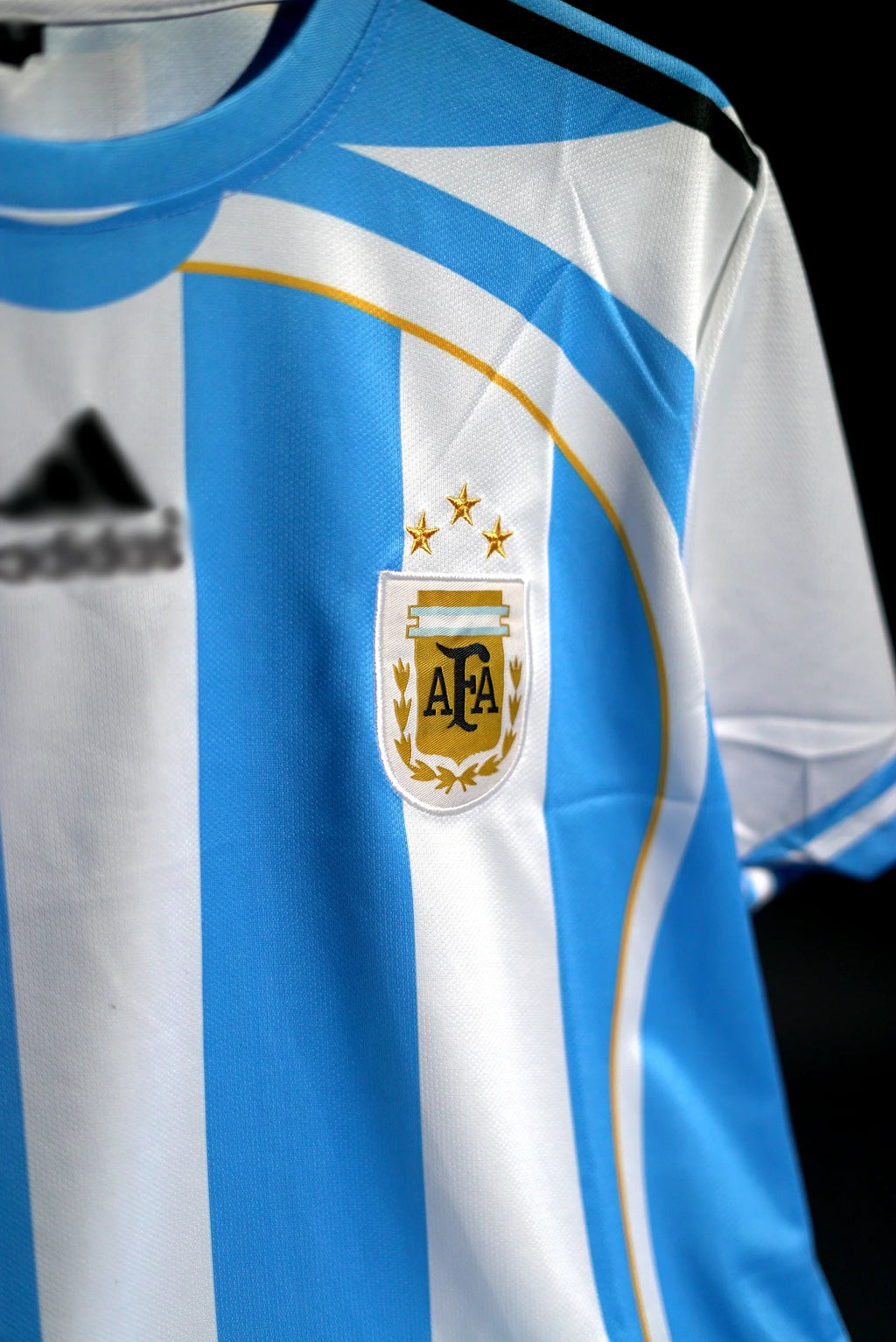 Argentina | DI MARIA #11 | 2006 | Home Kit | Retro Design | Sky Blue & White | Embroidered Badges | Regular Fit