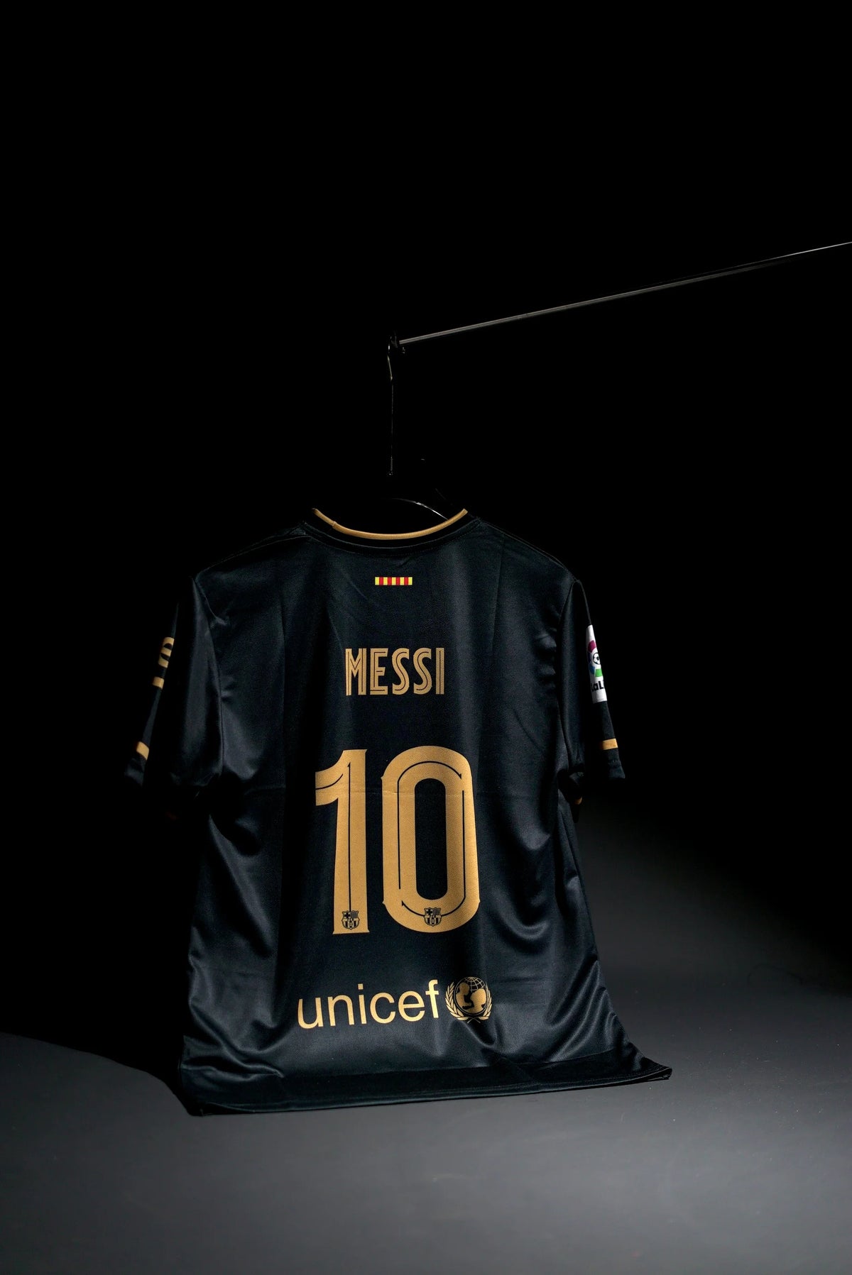 FC Barcelona | LIONEL MESSI #10 | 2020-21 | Away Kit | Rakuten | Retro Design | Black | Regular Fit