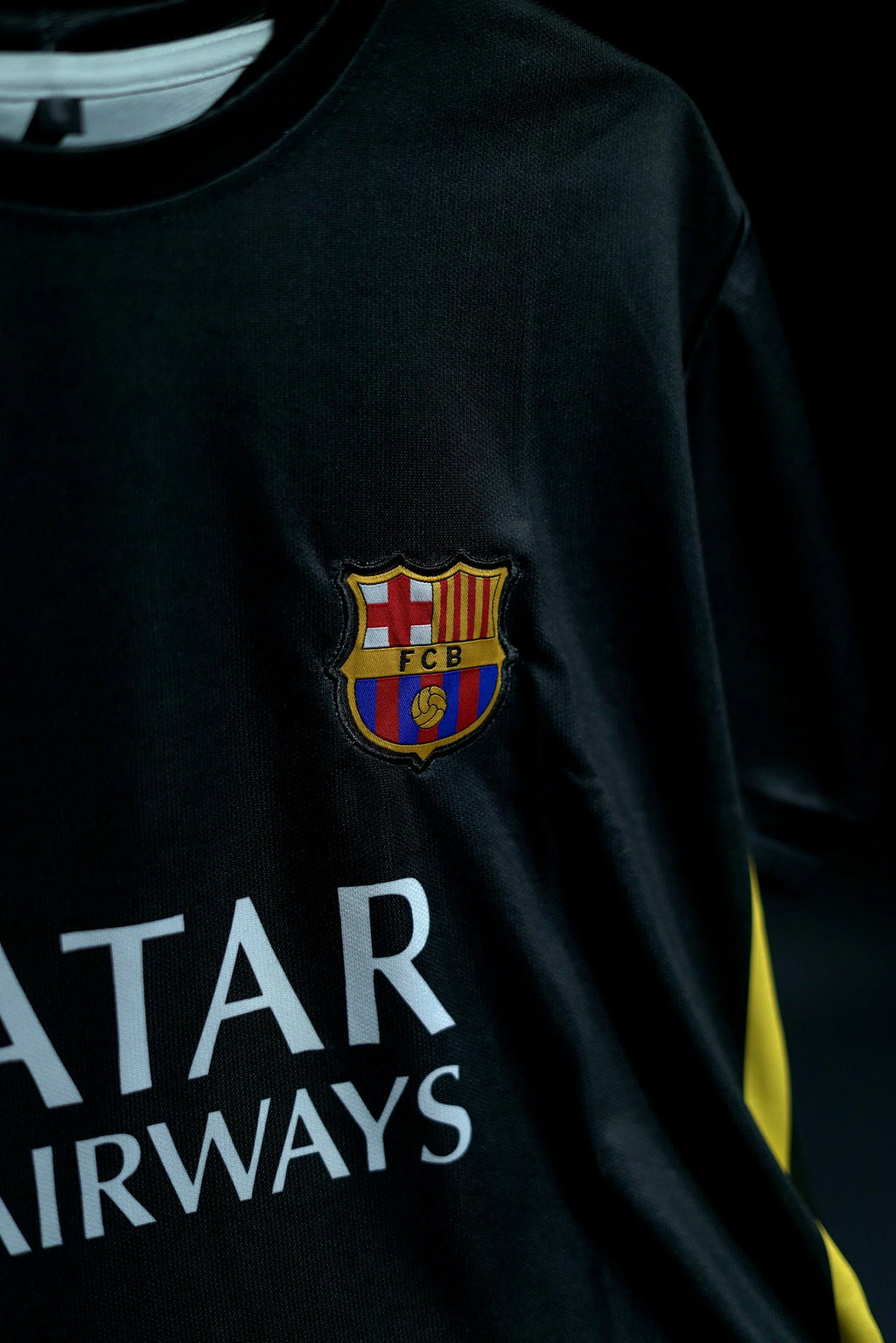 FC Barcelona | NEYMAR JR #11 | 2013-14 | Away Kit | Qatar Airways | Retro Design | Black | Embroidered Badges | Regular Fit