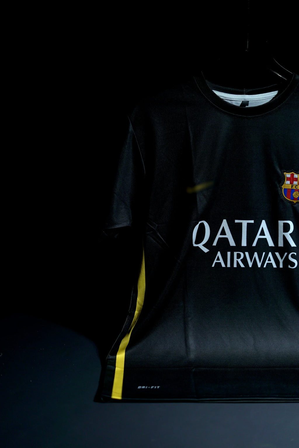 FC Barcelona | NEYMAR JR #11 | 2013-14 | Away Kit | Qatar Airways | Retro Design | Black | Embroidered Badges | Regular Fit