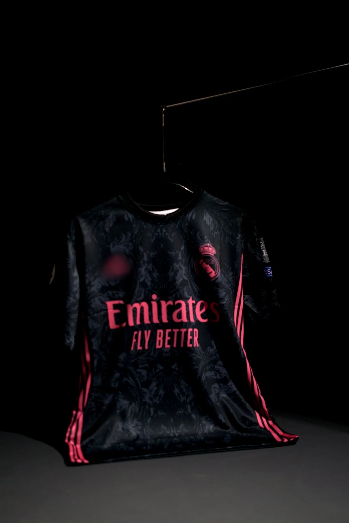 Real Madrid FC | SERGIO RAMOS #4 | 2020-21 | Third Kit | Emirates | Retro Design | Black & Pink | Regular Fit