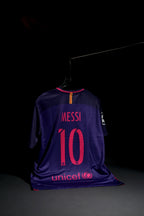 FC Barcelona | LIONEL MESSI #10 | 2016-17 | Away Kit | Qatar Airways | Retro Design | Blue & Pink | Regular Fit