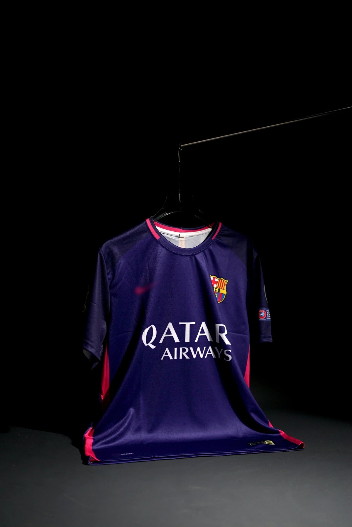 FC Barcelona | LIONEL MESSI #10 | 2016-17 | Away Kit | Qatar Airways | Retro Design | Blue & Pink | Regular Fit