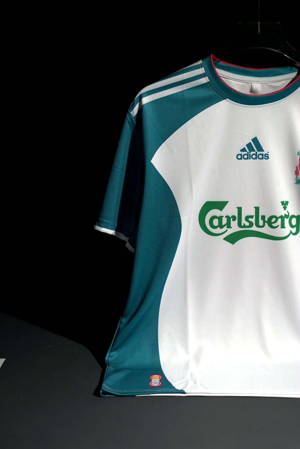 Liverpool FC | GERRARD #8 | 2006-07 | Third Kit | Carlsberg | Retro Design | White | Regular Fit