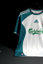Liverpool FC | GERRARD #8 | 2006-07 | Third Kit | Carlsberg | Retro Design | White | Regular Fit