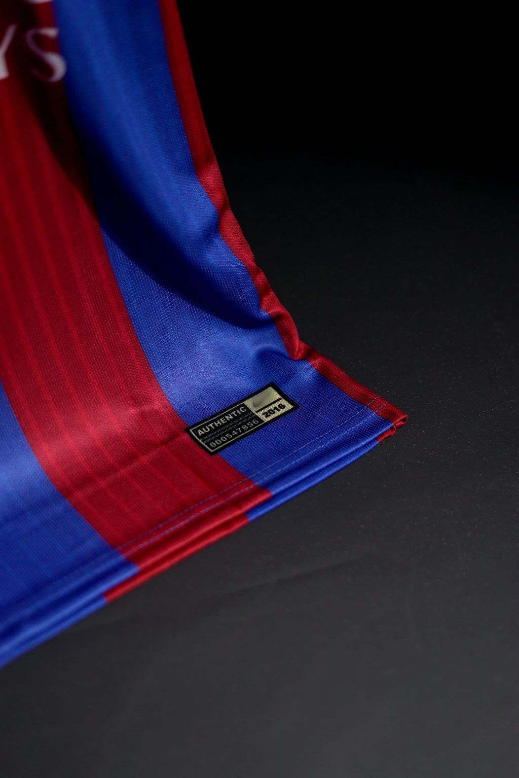 Barcelona  FC | LIONEL MESSI #10 | 2016-17 | Home Kit | Qatar Airways | Retro Design | Red & Blue | Regular Fit