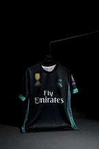 Real Madrid | CRISTIANO RONALDO #7 | 2017-18 | Away Kit | Fly Emirates | Retro Design | Black | Regular Fit