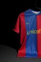 Barcelona FC | LIONEL MESSI #10 | 2006-07 | Home Kit | Unicef | Retro Design | Red & Blue | Regular Fit