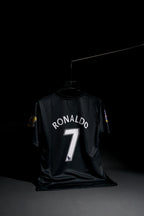 Manchester United FC | CRISTIANO RONALDO #7 | 2009-10 | Away Kit | AIG | Retro Design | Black & Blue | Regular Fit