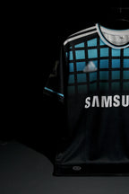 Chelsea FC | DROGBA #11 | 2011-12 | Away Kit | Samsung | Retro Design | Black & Blue | Regular Fit