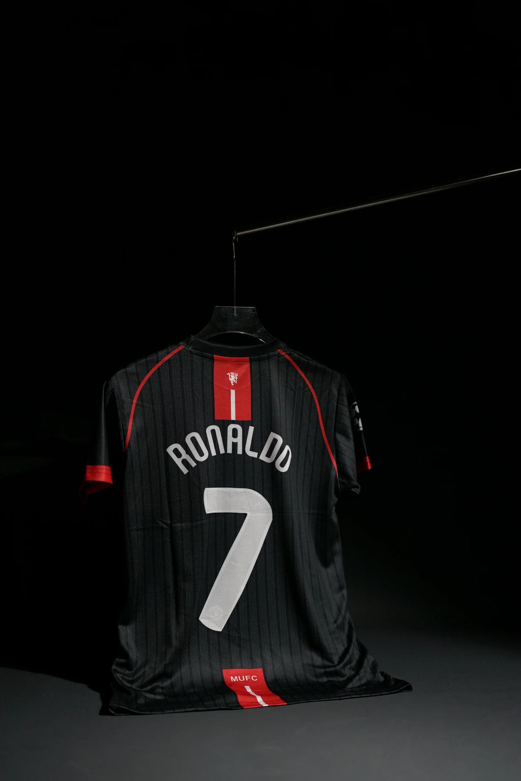 Manchester United | CRISTIANO RONALDO #7 | 2007-08 | Away Kit | AIG | Retro Design | Black | Regular Fit