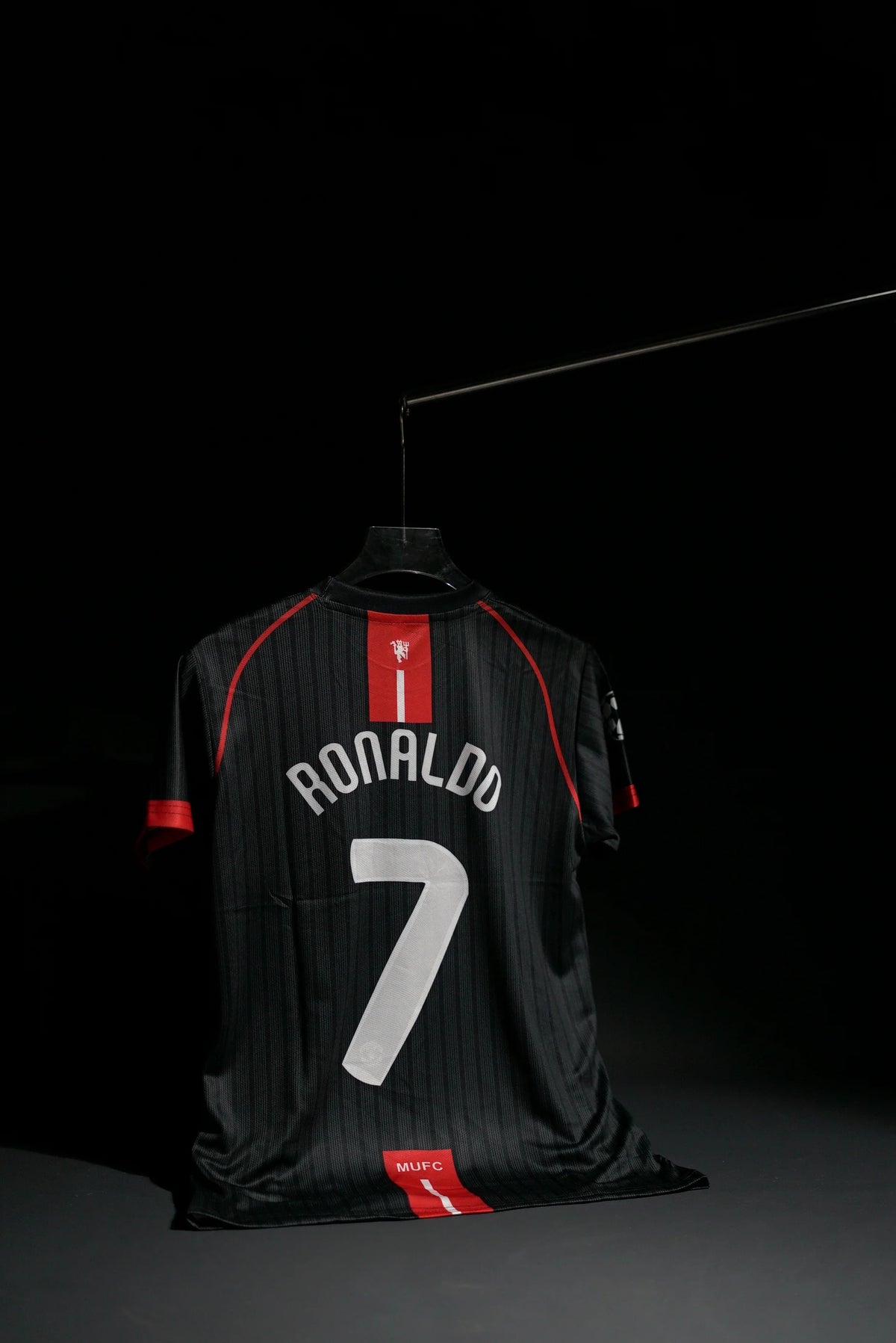 Manchester United | CRISTIANO RONALDO #7 | 2007-08 | Away Kit | AIG | Retro Design | Black | Regular Fit