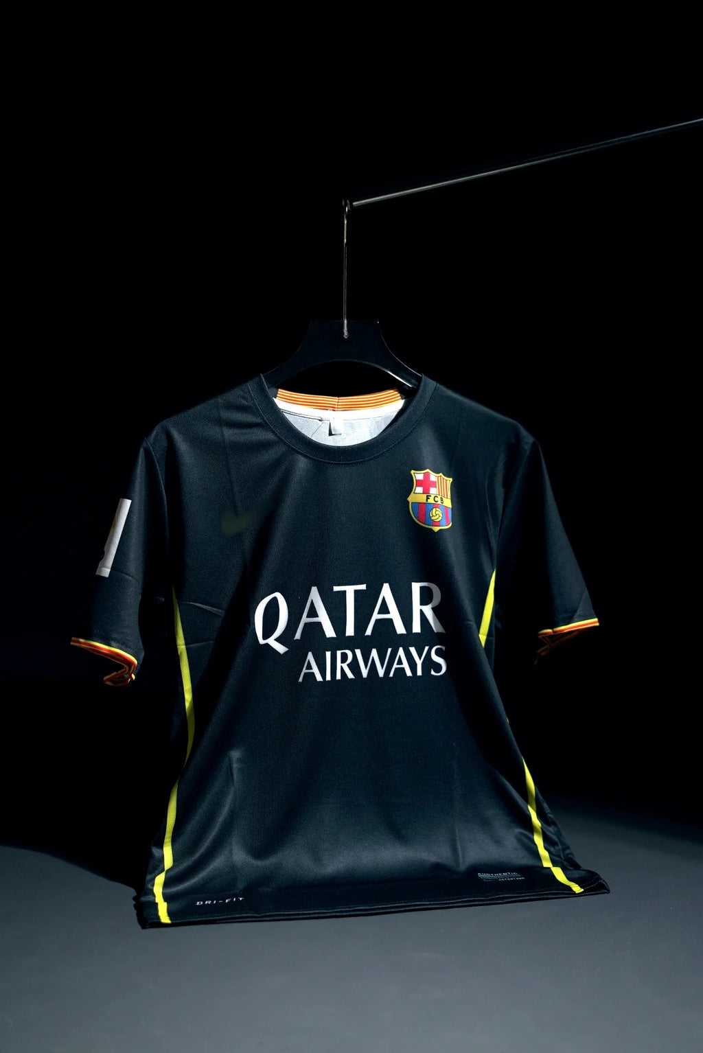 FC Barcelona | LIONEL MESSI #10 | 2013-14 | Away Kit | Qata Airways | Retro Design | Black | Regular Fit