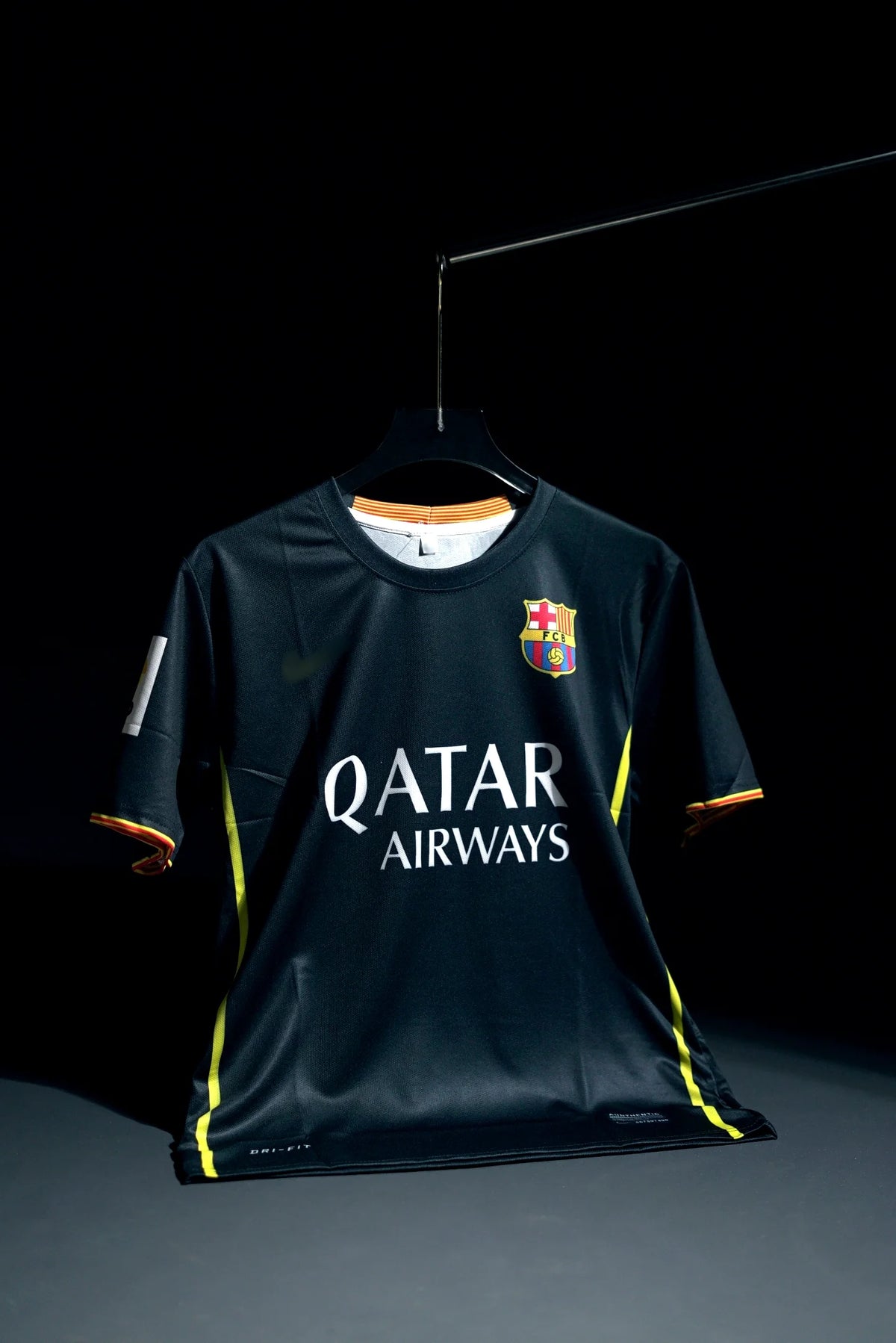 FC Barcelona | LIONEL MESSI #10 | 2013-14 | Away Kit | Qata Airways | Retro Design | Black | Regular Fit