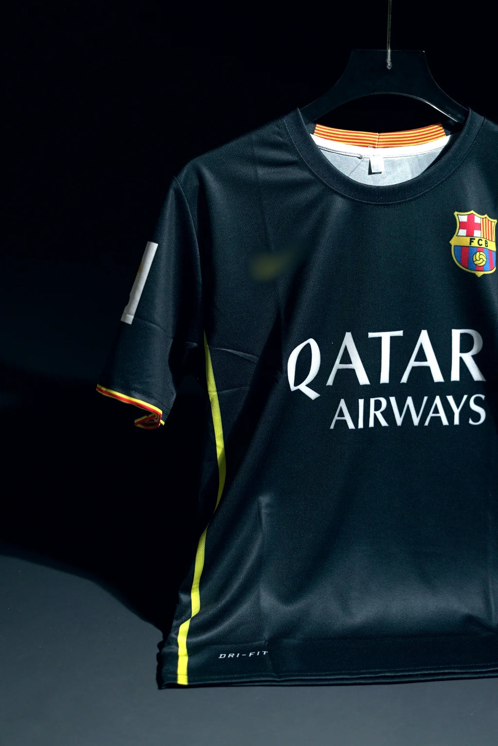 FC Barcelona | LIONEL MESSI #10 | 2013-14 | Away Kit | Qata Airways | Retro Design | Black | Regular Fit