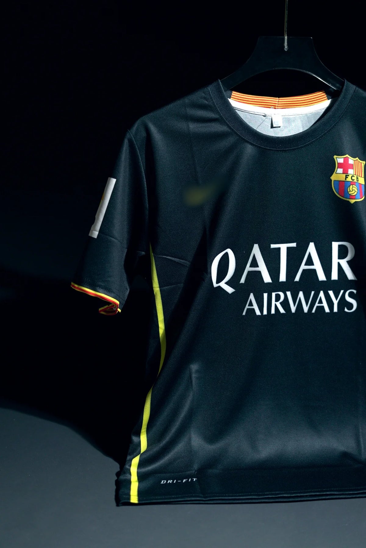 FC Barcelona | LIONEL MESSI #10 | 2013-14 | Away Kit | Qata Airways | Retro Design | Black | Regular Fit