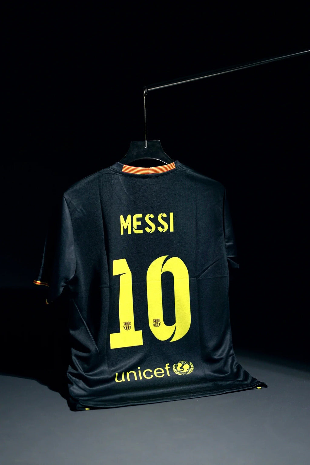 FC Barcelona | LIONEL MESSI #10 | 2013-14 | Away Kit | Qata Airways | Retro Design | Black | Regular Fit