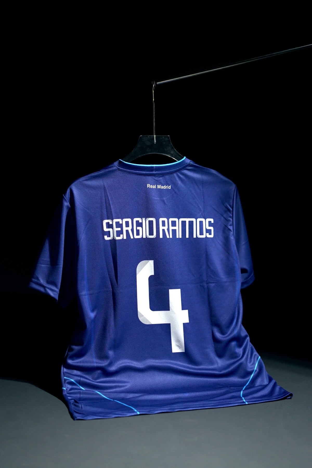 Real Madrid | SERGIO RAMOS  #4 | 2008-09 | Away Kit | bwin | Retro Design | Blue | Regular Fit