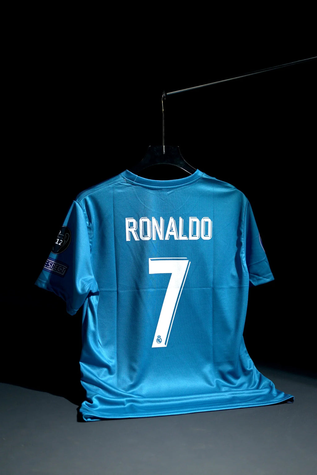 Real Madrid FC | CRISTIANO RONALDO #7 | 2017-18 | Fly Emirates | Away Kit | Retro Design | Blue | Regular Fit