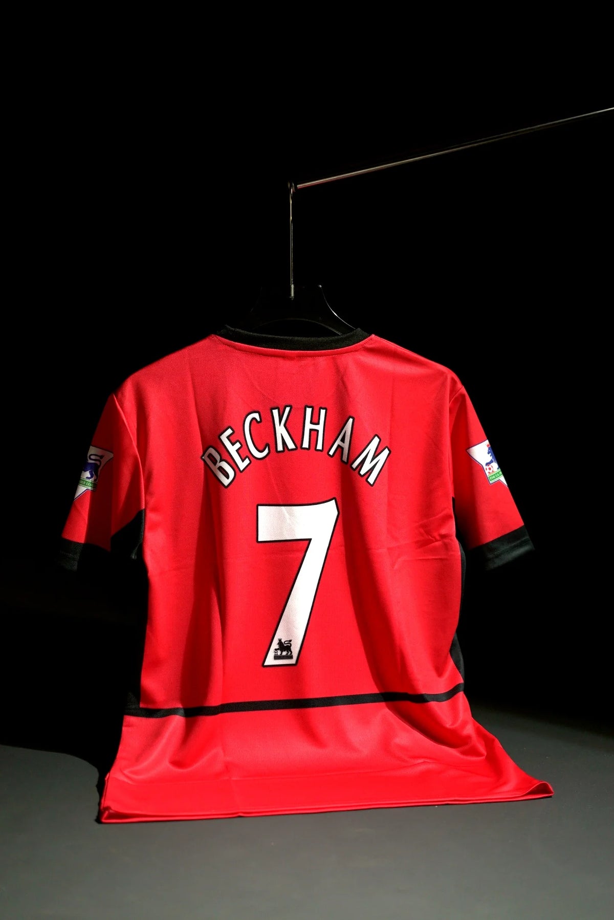Manchester United FC  | DAVID BECKHAM #7 | 2002-04 | Home Kit | Vodafone | Retro Design | Red | Regular Fit