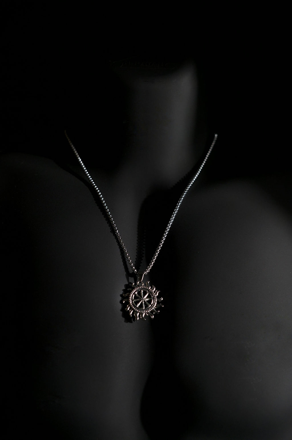 Necklace | Sun Compass Pendant | Men & Women | Anti-tarnish Stainless Steel | Silver Finish | Nautical Style | Statement Jewellery