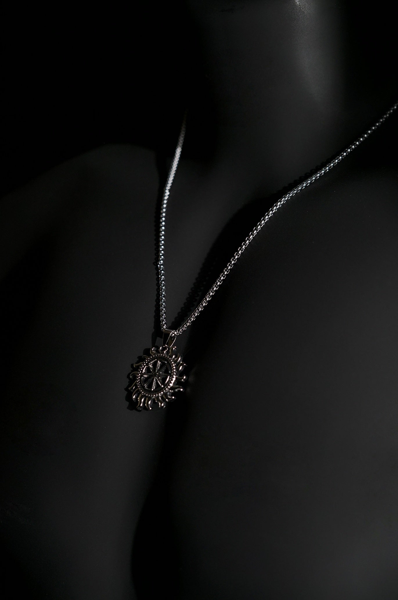 Necklace | Sun Compass Pendant | Men & Women | Anti-tarnish Stainless Steel | Silver Finish | Nautical Style | Statement Jewellery