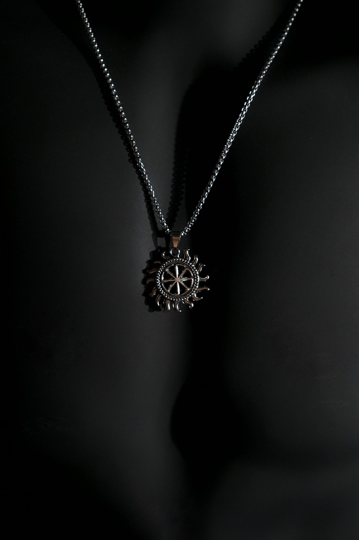 Necklace | Sun Compass Pendant | Men & Women | Anti-tarnish Stainless Steel | Silver Finish | Nautical Style | Statement Jewellery