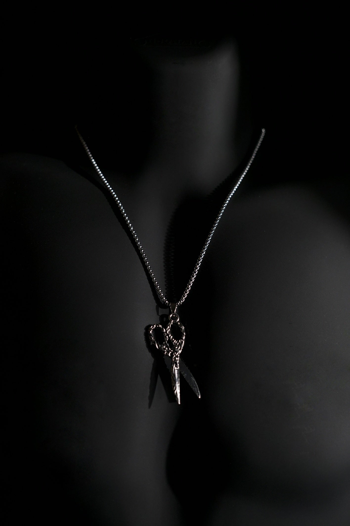 Necklace | Scissor Heart Pendant | Men & Women | Anti-tarnish Stainless Steel | Silver Finish | Gothic Style | Statement Jewellery