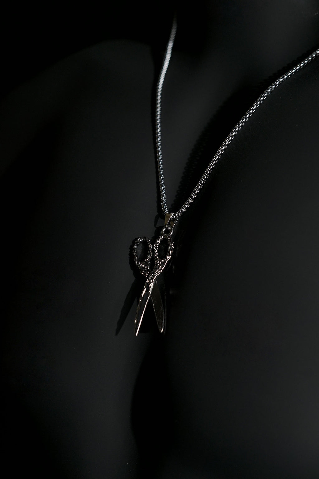 Necklace | Scissor Heart Pendant | Men & Women | Anti-tarnish Stainless Steel | Silver Finish | Gothic Style | Statement Jewellery