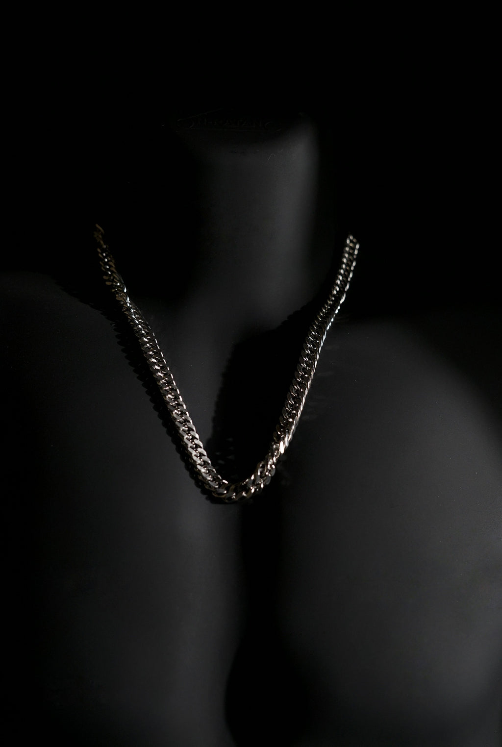 Necklace | Cuban Link Chain | Men & Women | Anti-tarnish Stainless Steel | Silver Finish | Bold Design | Statement Jewellery