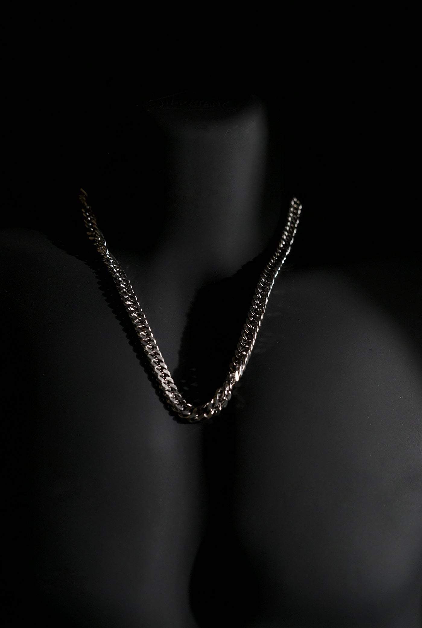 Necklace | Cuban Link Chain | Men & Women | Anti-tarnish Stainless Steel | Silver Finish | Bold Design | Statement Jewellery