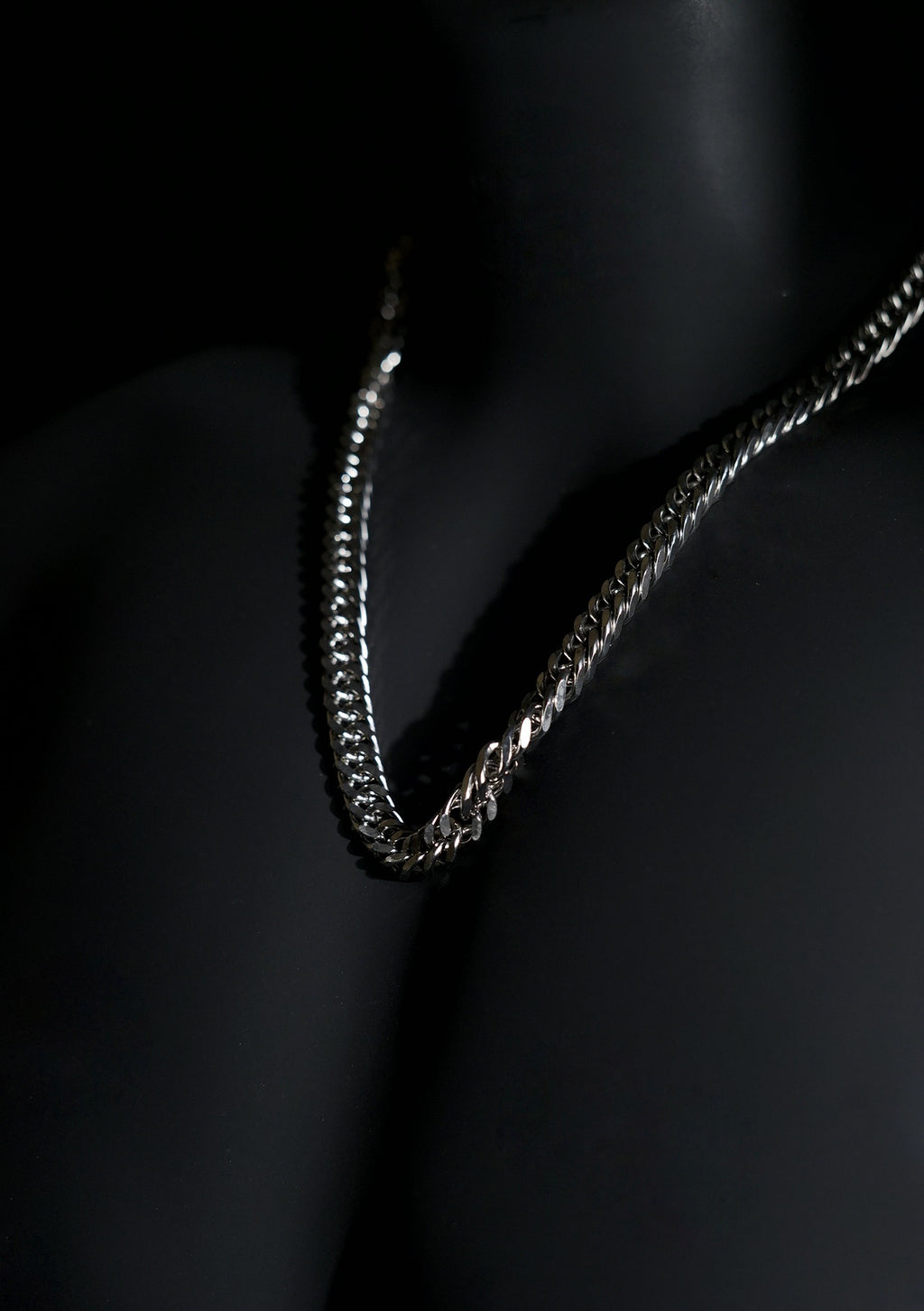 Necklace | Cuban Link Chain | Men & Women | Anti-tarnish Stainless Steel | Silver Finish | Bold Design | Statement Jewellery