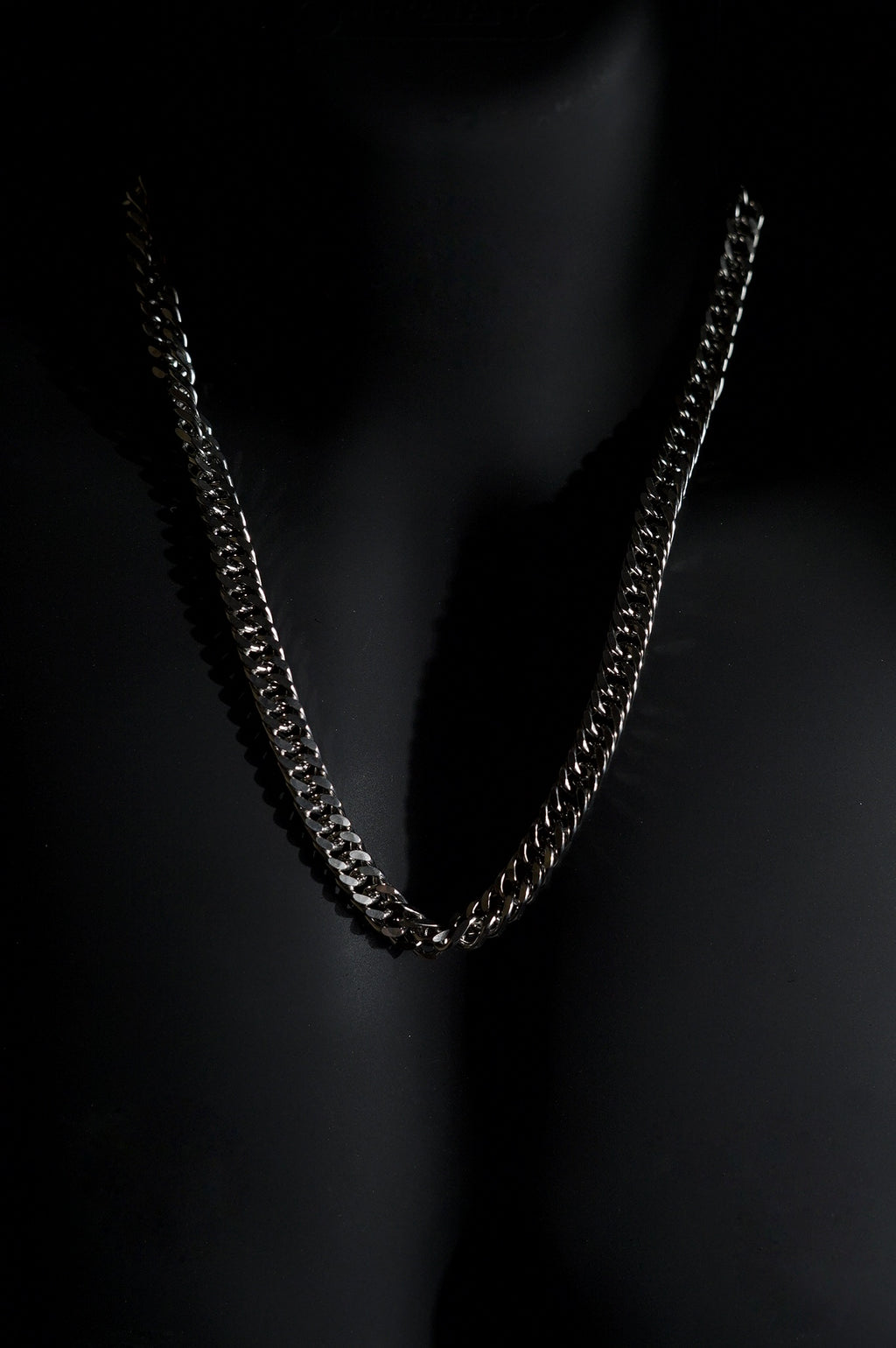 Necklace | Cuban Link Chain | Men & Women | Anti-tarnish Stainless Steel | Silver Finish | Bold Design | Statement Jewellery