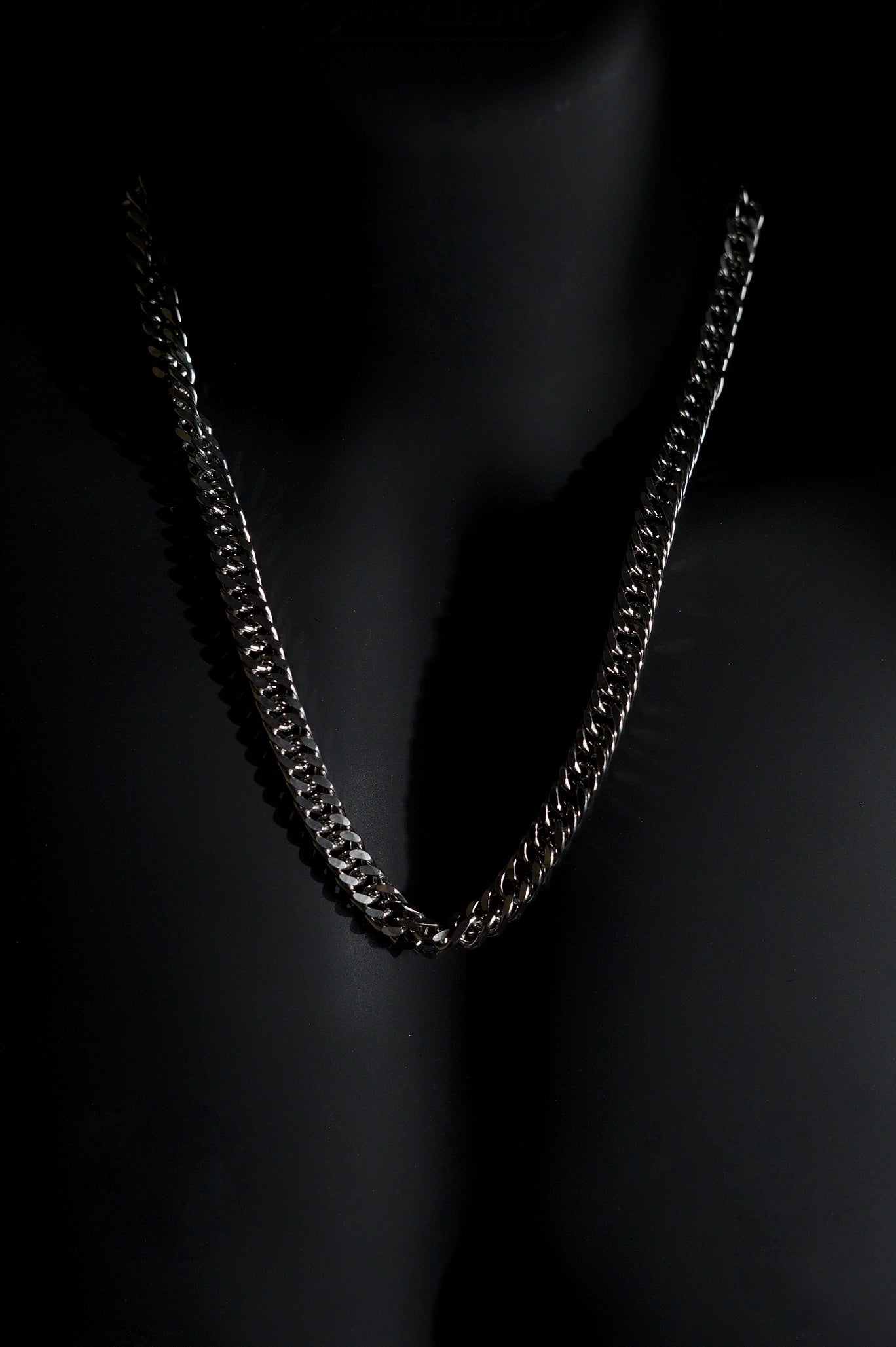 Necklace | Cuban Link Chain | Men & Women | Anti-tarnish Stainless Steel | Silver Finish | Bold Design | Statement Jewellery