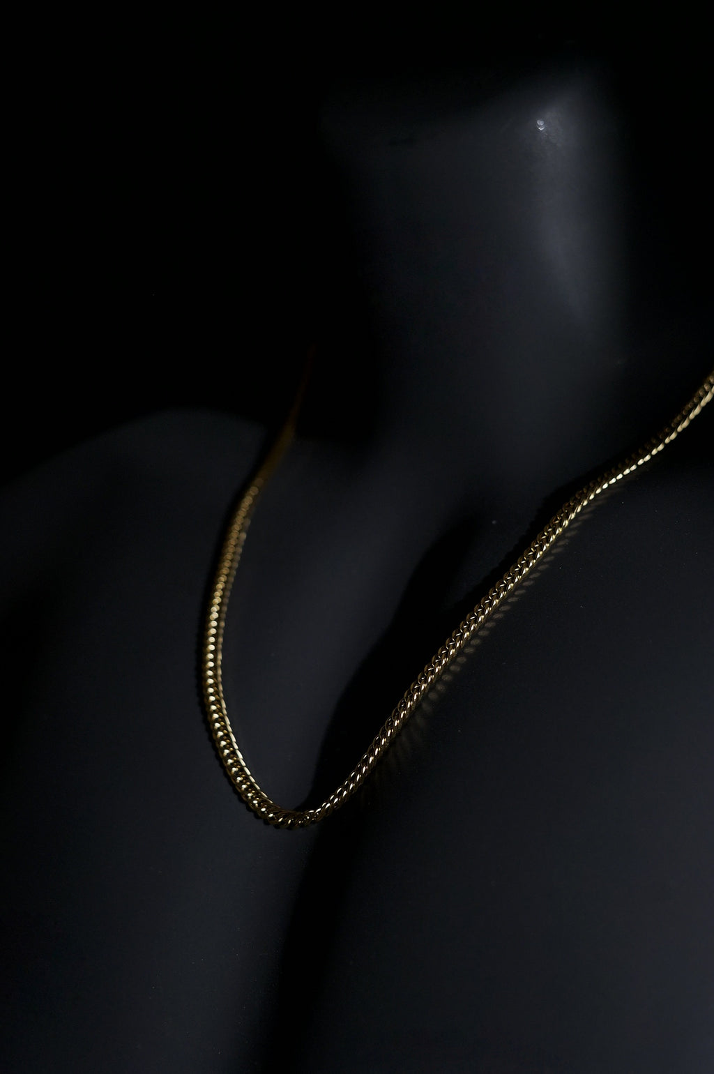 Necklace | Cuban Link Chain | Men & Women | Anti-Tarnish Stainless Steel | Gold Finish | Minimalist Style | Statement Jewellery