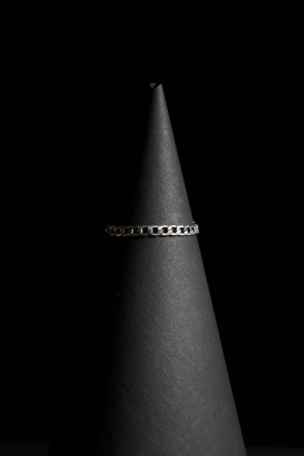 Bracelet | Single Strand | Curb Chain Links | Lobster Clasp | Men & Women | Stainless Steel | Silver Finish | Minimalist Statement Style