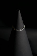 Bracelet | Single Strand | Curb Chain Links | Lobster Clasp | Men & Women | Stainless Steel | Silver Finish | Minimalist Statement Style