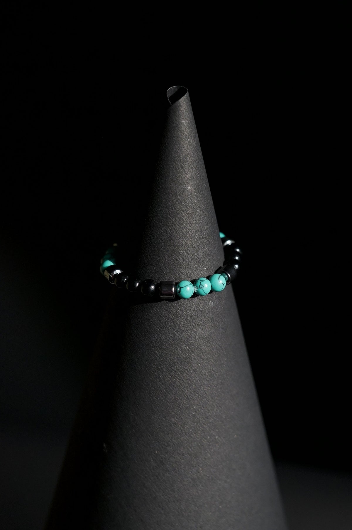 Bracelet | Single Strand | Round Beads | Turquoise & Black with Geometric Spacers | Men & Women | Beaded Design | Minimalist Style