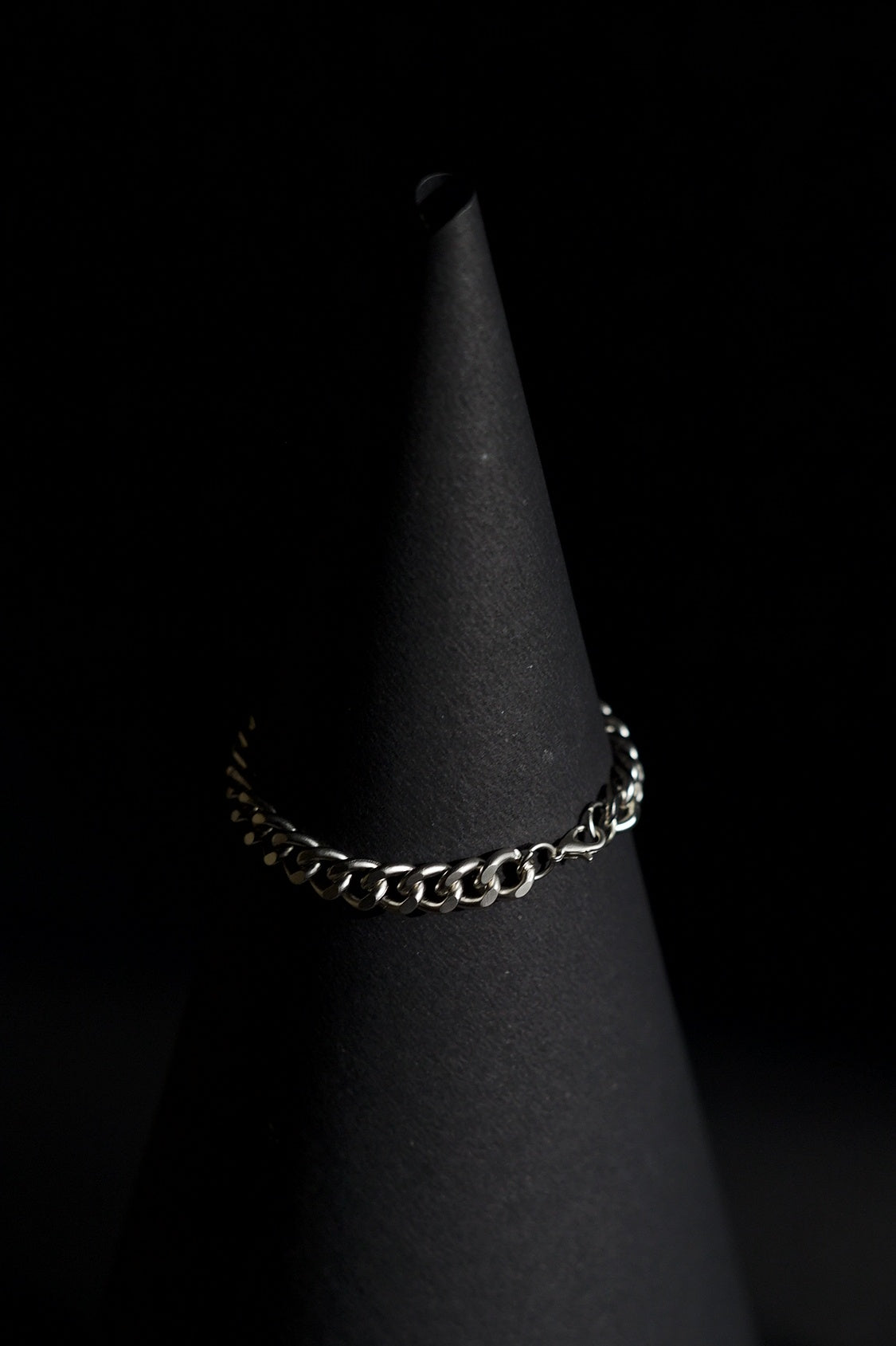 Bracelet | Single Strand | Round Beads | Glossy Black Onyx & Metallic Hematite Beads with Green Tiger's Eye Accent Beads | Men & Women | Beaded Design | Polished Finish | Minimalist Style (Copy)